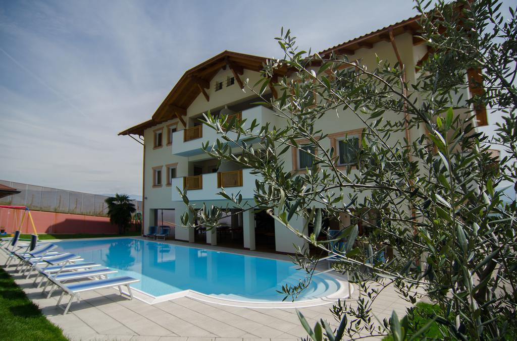 Garni Hotel Peterlinhof Caldaro Dış mekan fotoğraf