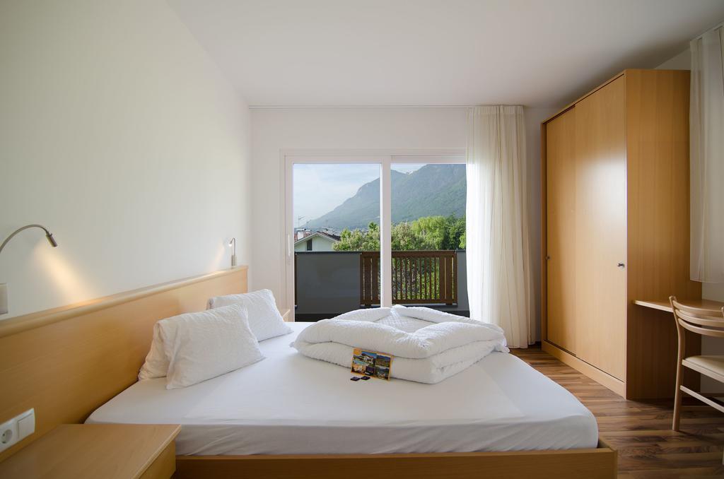 Garni Hotel Peterlinhof Caldaro Oda fotoğraf