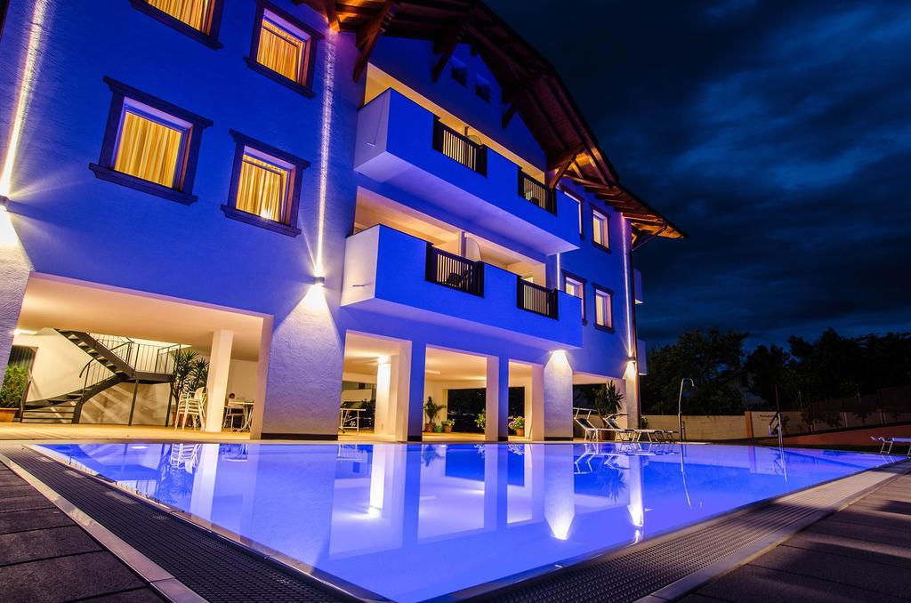 Garni Hotel Peterlinhof Caldaro Dış mekan fotoğraf