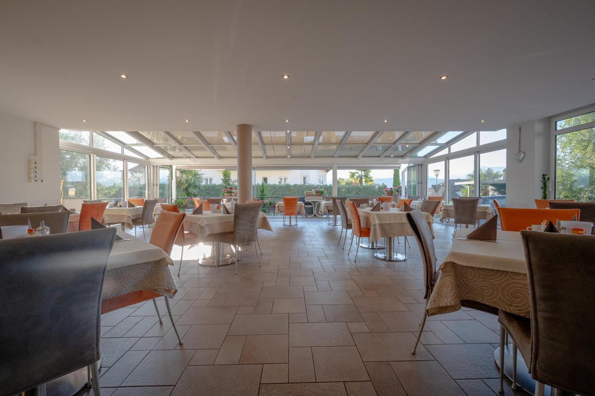 Garni Hotel Peterlinhof Caldaro Dış mekan fotoğraf