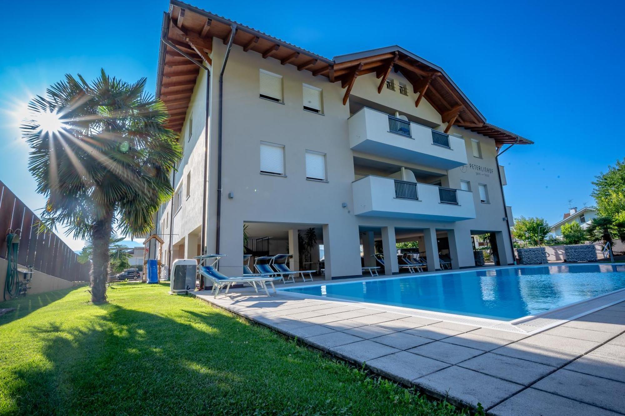 Garni Hotel Peterlinhof Caldaro Dış mekan fotoğraf