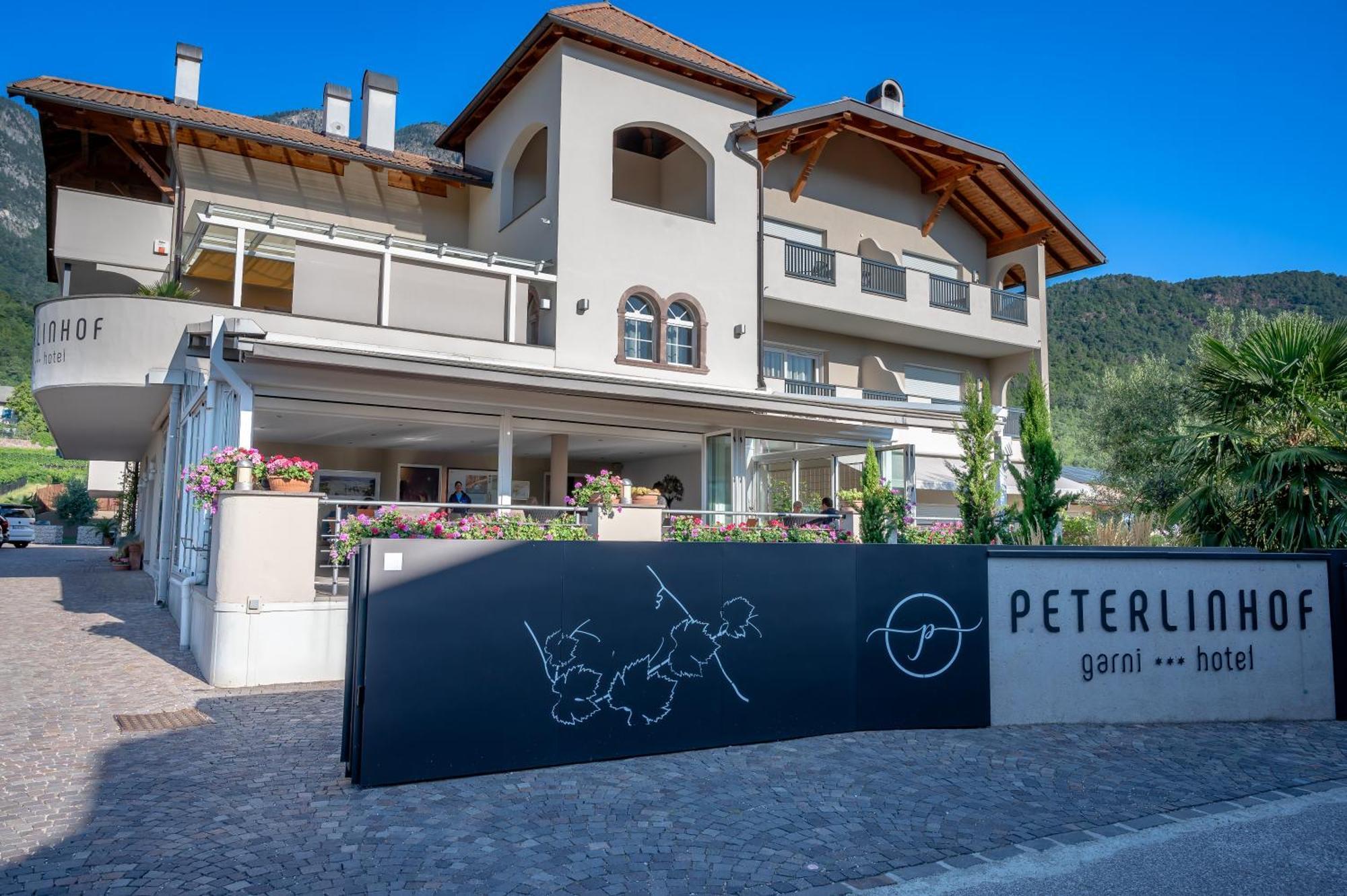 Garni Hotel Peterlinhof Caldaro Dış mekan fotoğraf