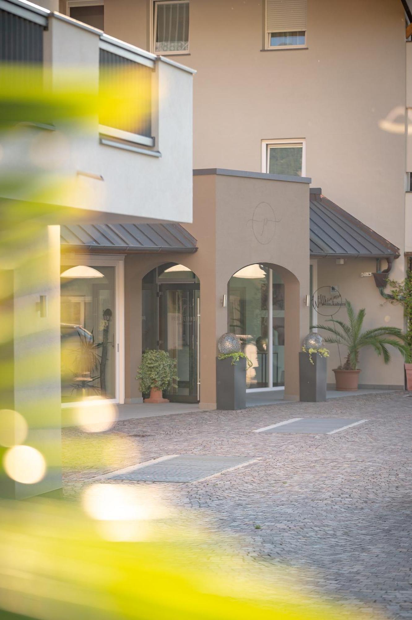 Garni Hotel Peterlinhof Caldaro Dış mekan fotoğraf